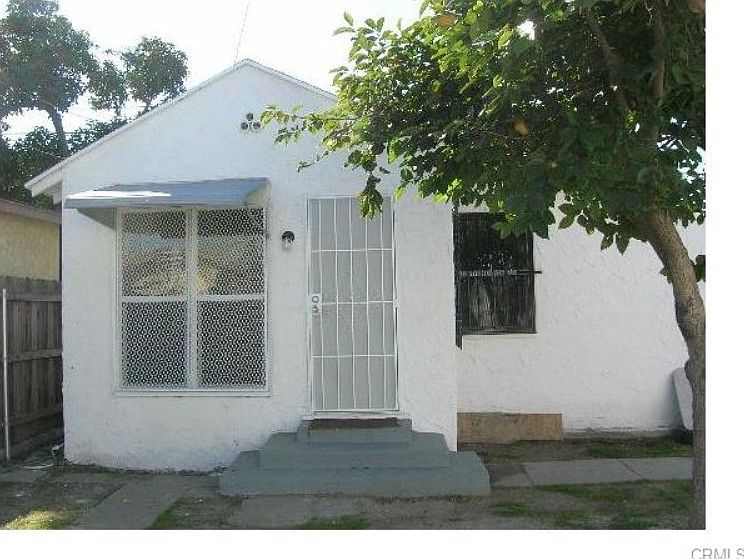 1st image of 716 W 75th St