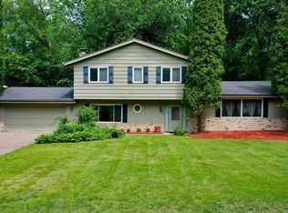 6124 W 104th St, Bloomington, MN 55438