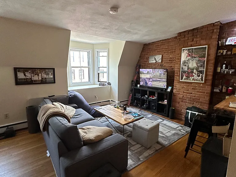 100 W Concord St #8 — Photo 3