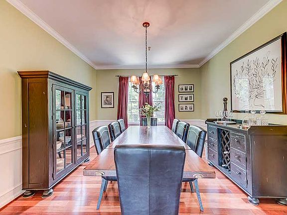 5th image of 2703 Merricourt Ln