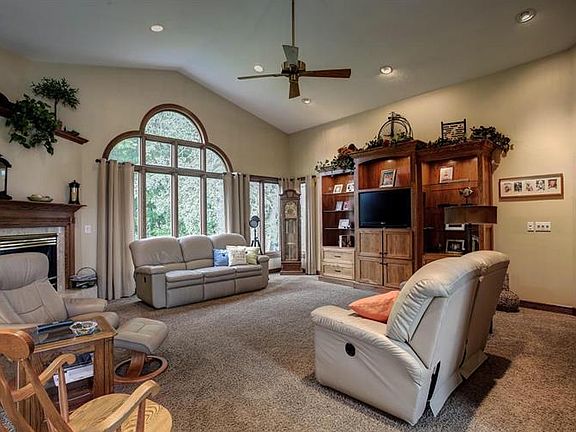 2nd image of 4449 Sugarbush Ct SW