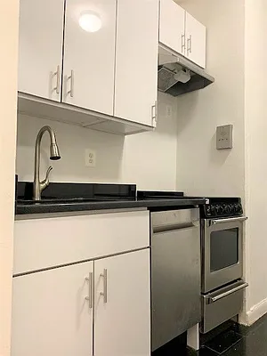 Rented by Dynamik Realty | media 11