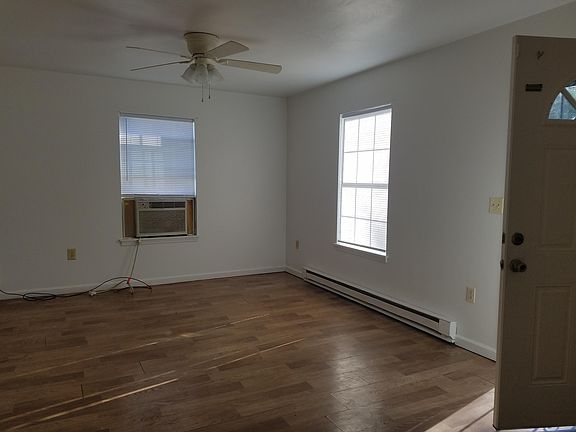 3rd image of 812 Staunton Ave NW