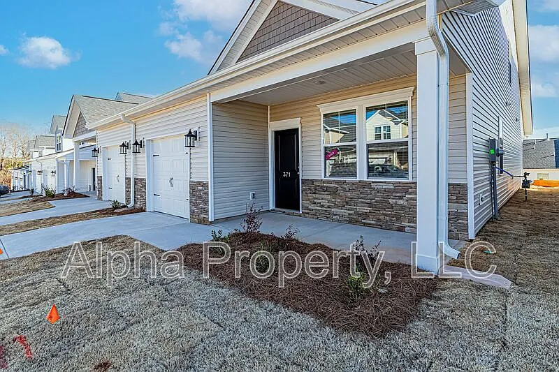 371 Highline Trl