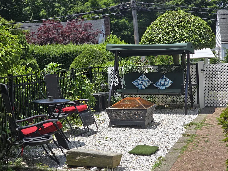 Kensico Knoll Pl N — Photo 17