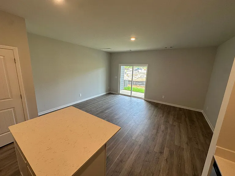 812 Quinn Dr — Photo 5