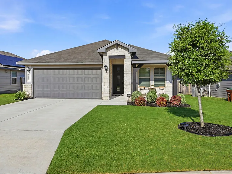 4546 Longhorn Crst — Photo 2