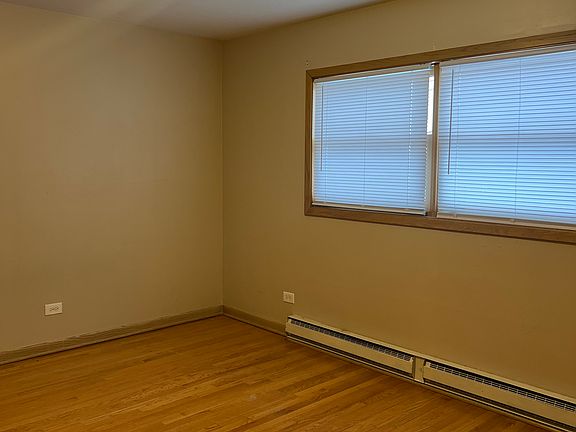 2nd image of 8552 W Lawrence Ave APT 4