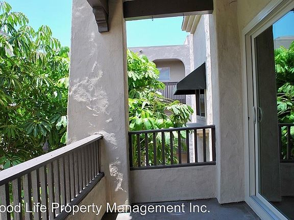 5th image of 2510 Clairemont Dr Unit 212