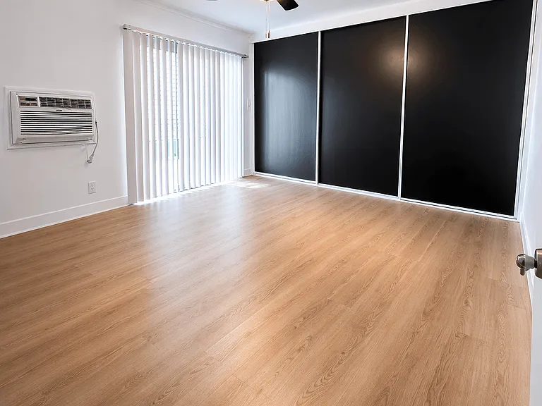 442 Newport Ave — Photo 7