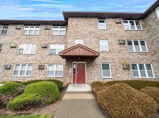 76 Riverview Ct, Secaucus, NJ 07094