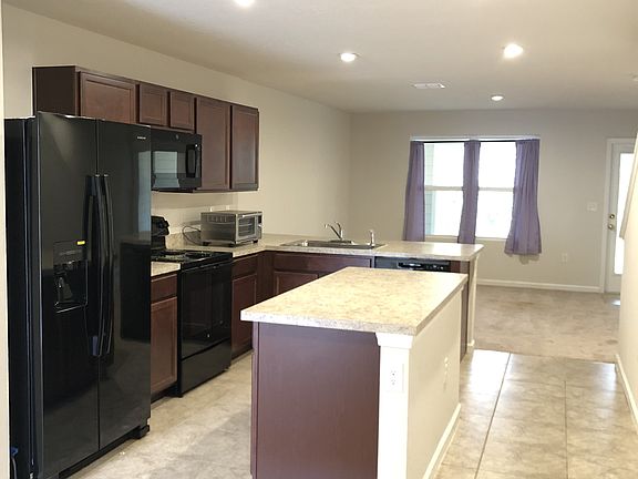 2nd image of 5941 Creekside Crossing Dr #1