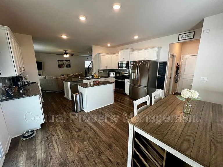 27 Oak Edge Ln — Photo 8