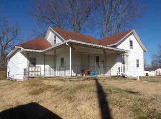 704 N Cavin St, Ligonier, IN 46767