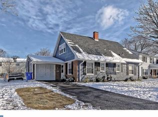 31 Boxwood Ln, Willingboro, NJ 08046