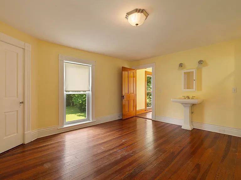 5820 Chamberlain Ln — Photo 58
