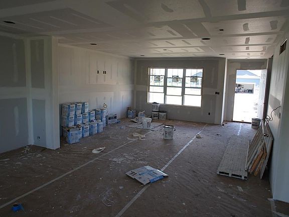 3rd image of 113 6th St NE