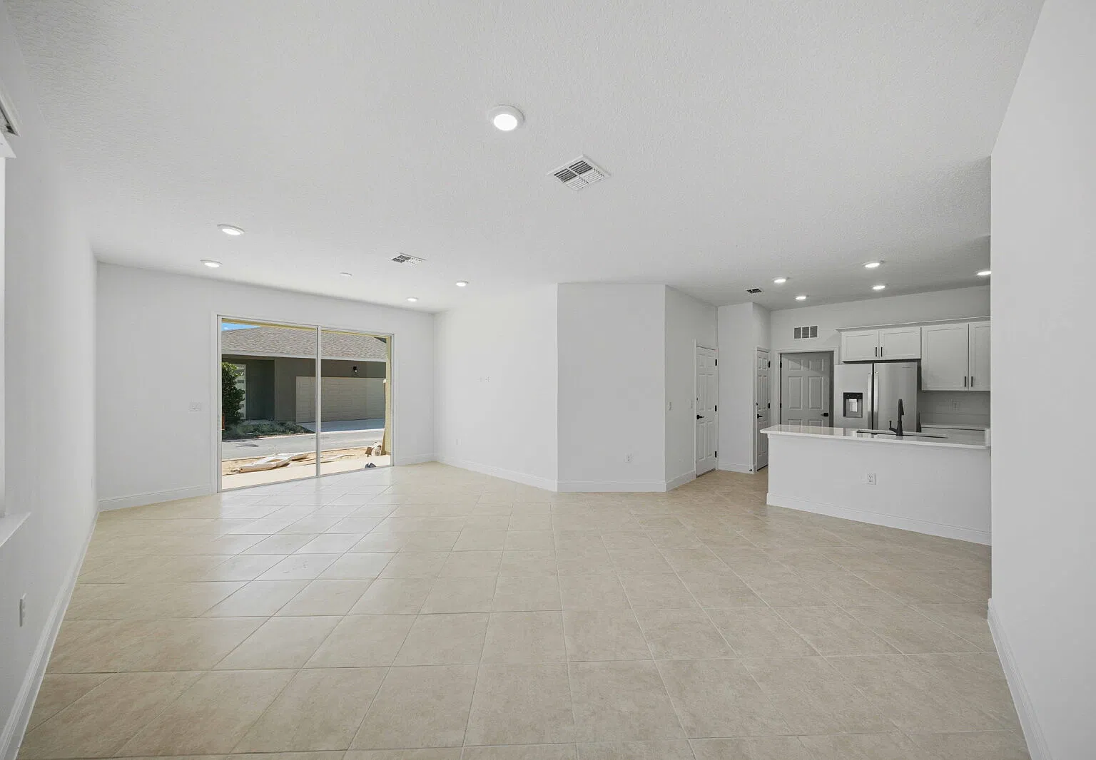 3 bed, 2.0 bath, 1508 sqft, $1,950 — Photo 4