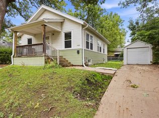 1008 Daniels St NE, Cedar Rapids, IA 52402