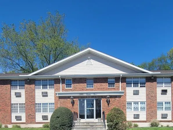 1000 Knapps Highway #14, Fairfield, CT 06825