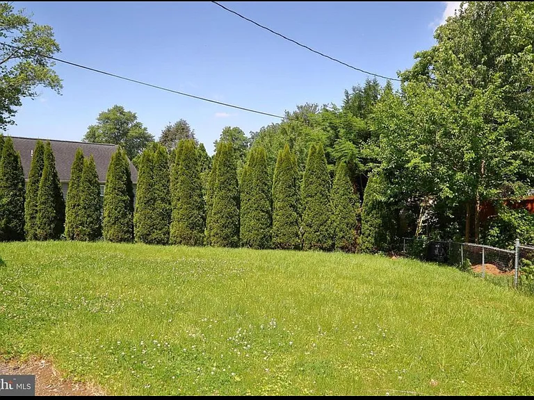 68 Pilgrim Dr — Photo 9