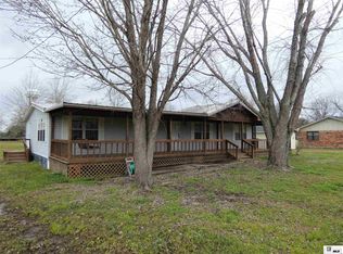 725 Maple St, Oak Grove, LA 71263