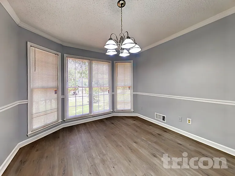 91 Stratford Dr — Photo 7