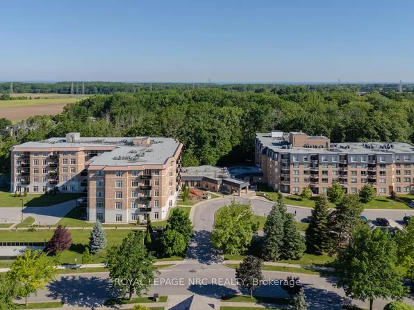 8111 Forest Glen Dr #220, Niagara Falls, ON L2H 2Y7