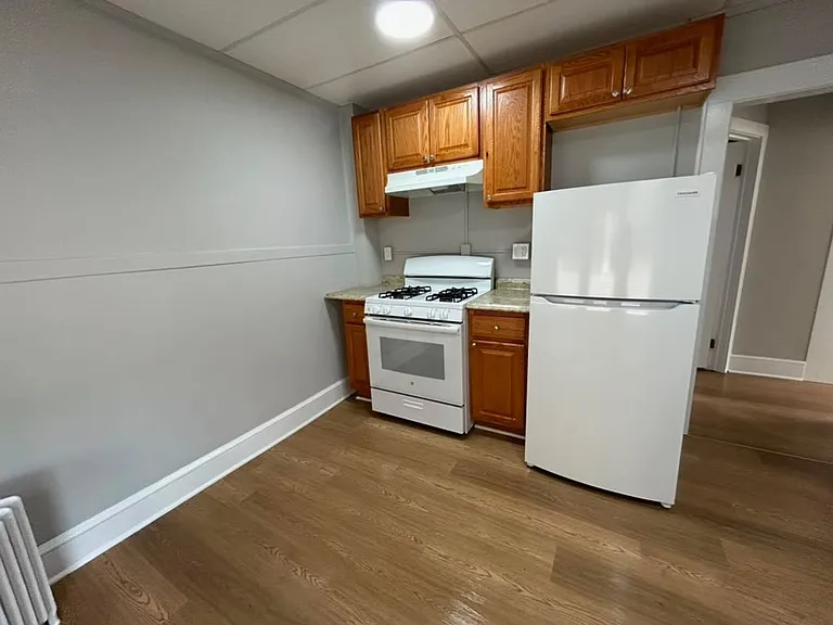 107 Broad St — Photo 8