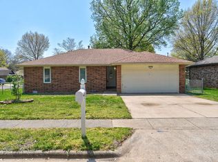 1022 W McGee St, Springfield, MO 65807