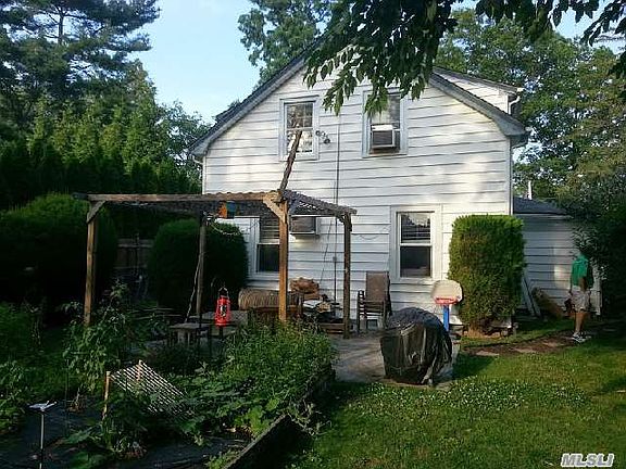 5th image of 2 Kenneth Ct