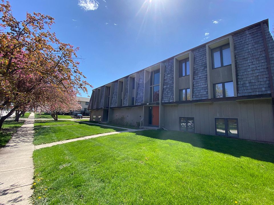1st image of 3005 Grove Ave #3