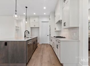 11217 S Corballis Ln, Kuna, ID 83634