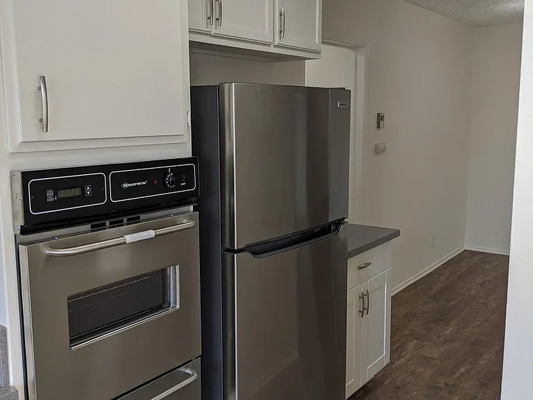 153 S Hayworth Ave #206 — Photo 9