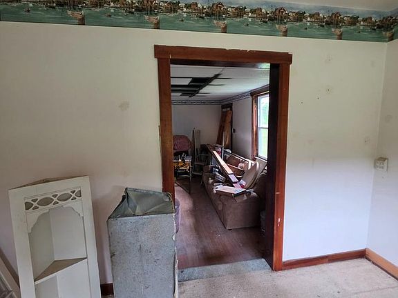 5th image of 1703 Ferguson Valley Rd