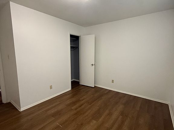 4th image of 1310 Queens Rd #B