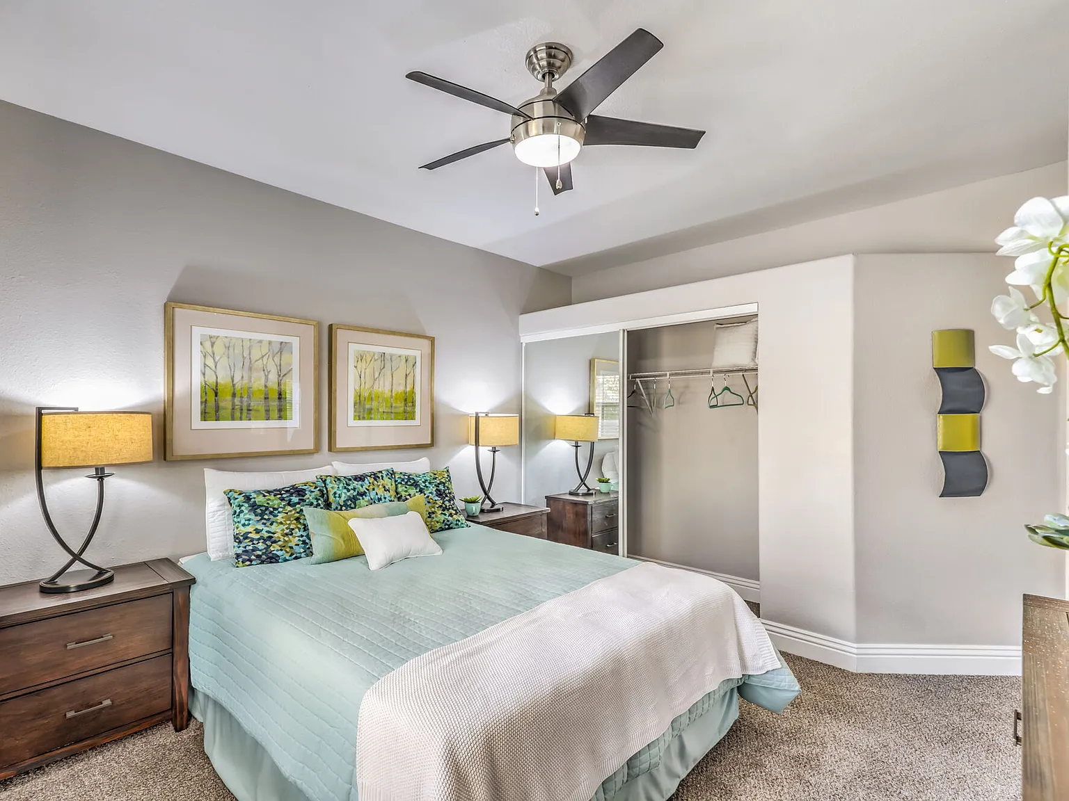 Parkway Townhomes — Photo 4