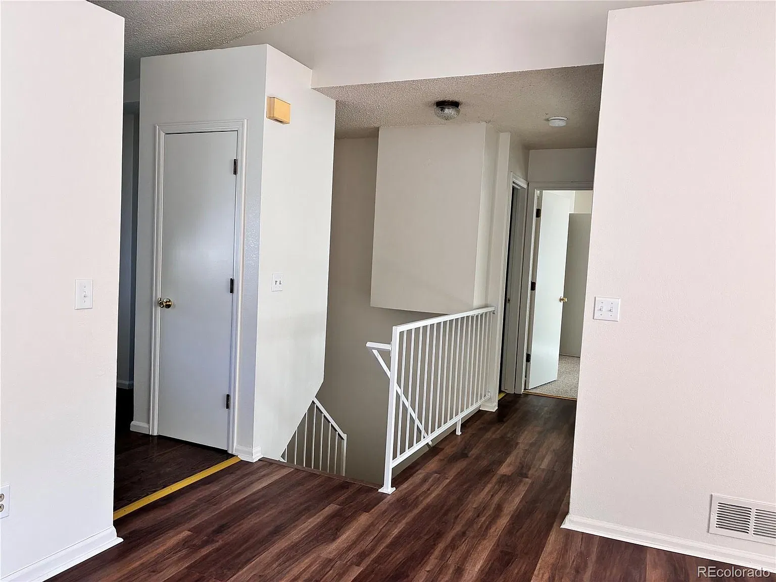 3 bed, 2.0 bath, 1560 sqft, $2,095 — Photo 3