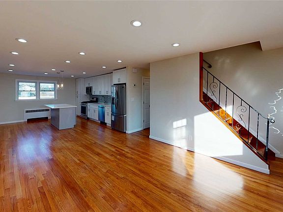3rd image of 31 Central Ave