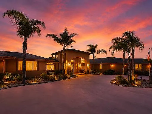 4 bed, 4.5 bath, 5120 sqft, $15,000 — Photo 1