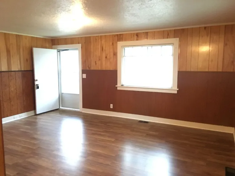 4555 NE 85th Ave — Photo 10