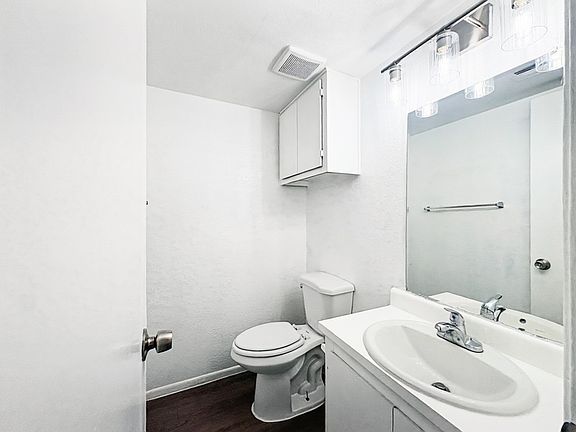 5th image of 13020 N 21st Pl APT 2
