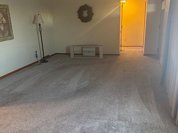 4th image of 2394 WAYNESBURG PIKE ROAD