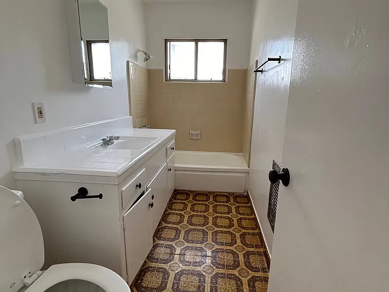 1353 Rolland Curtis Pl — Photo 15