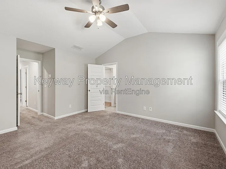 228 Linsmore Ln — Photo 21