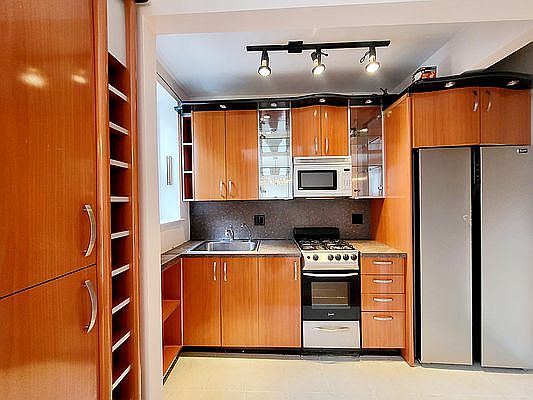 2nd image of 245 E 37th St APT 4H