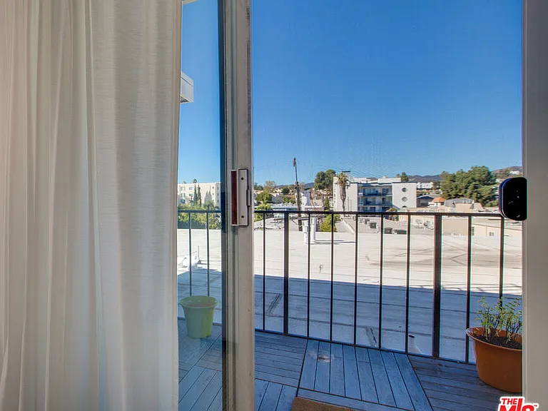 11645 Montana Ave #311 — Photo 12