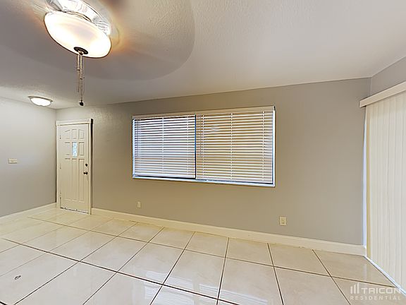 5th image of 320 NE 174th St