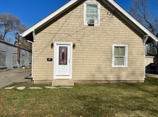 608 Cooper Ave, Elgin, IL 60120