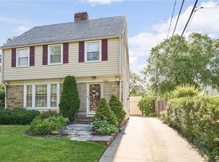 3565 Sutherland Rd, Shaker Heights, OH 44122